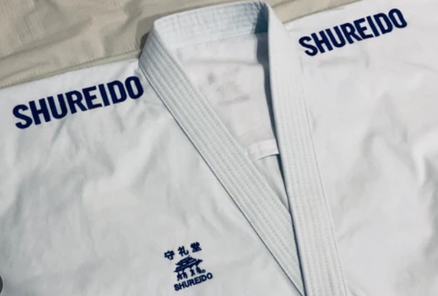 WAZA紅藍肩對打道服 1