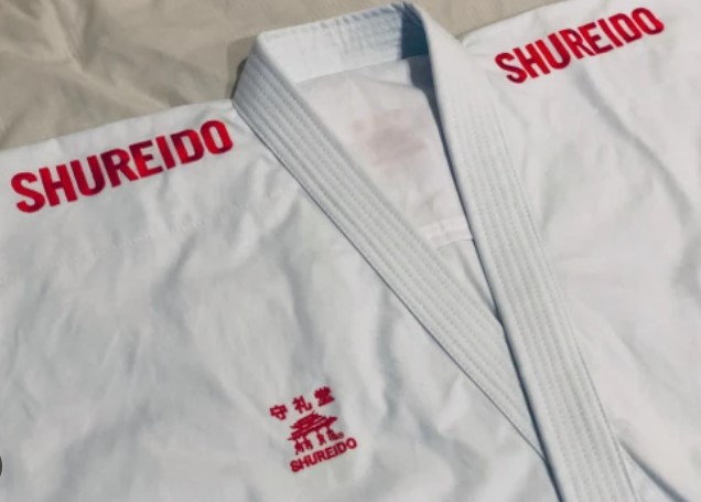 WAZA紅藍肩對打道服 3